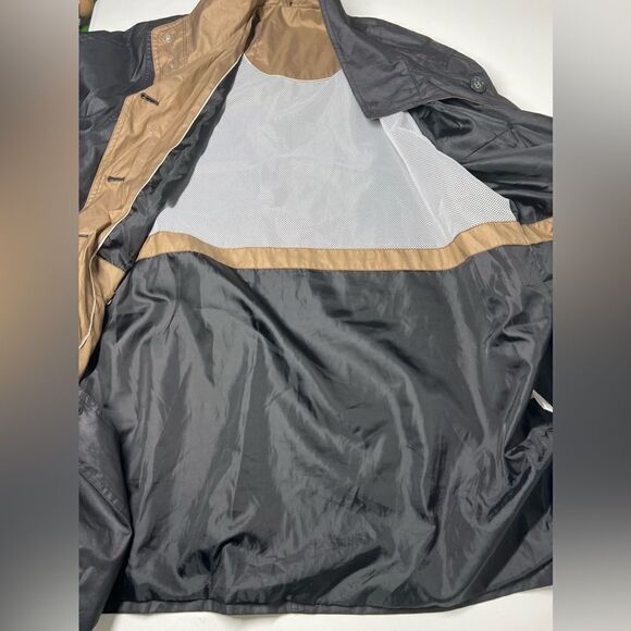 Atelier Goldner Schnitt Trench coat, Size 20 GB/16 US.Non-flexible material - Picture 12 of 16